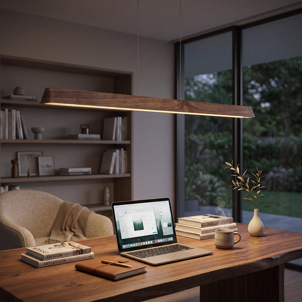 LED hengelampe Geiranger, naturlig, massivt tre, lengde 115 cm