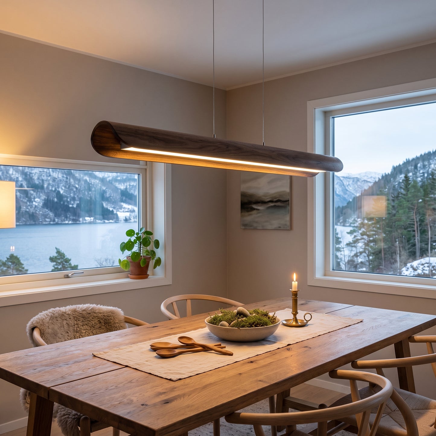LED hengelampe Fjorden, naturlig, massivt tre, lengde 100 cm