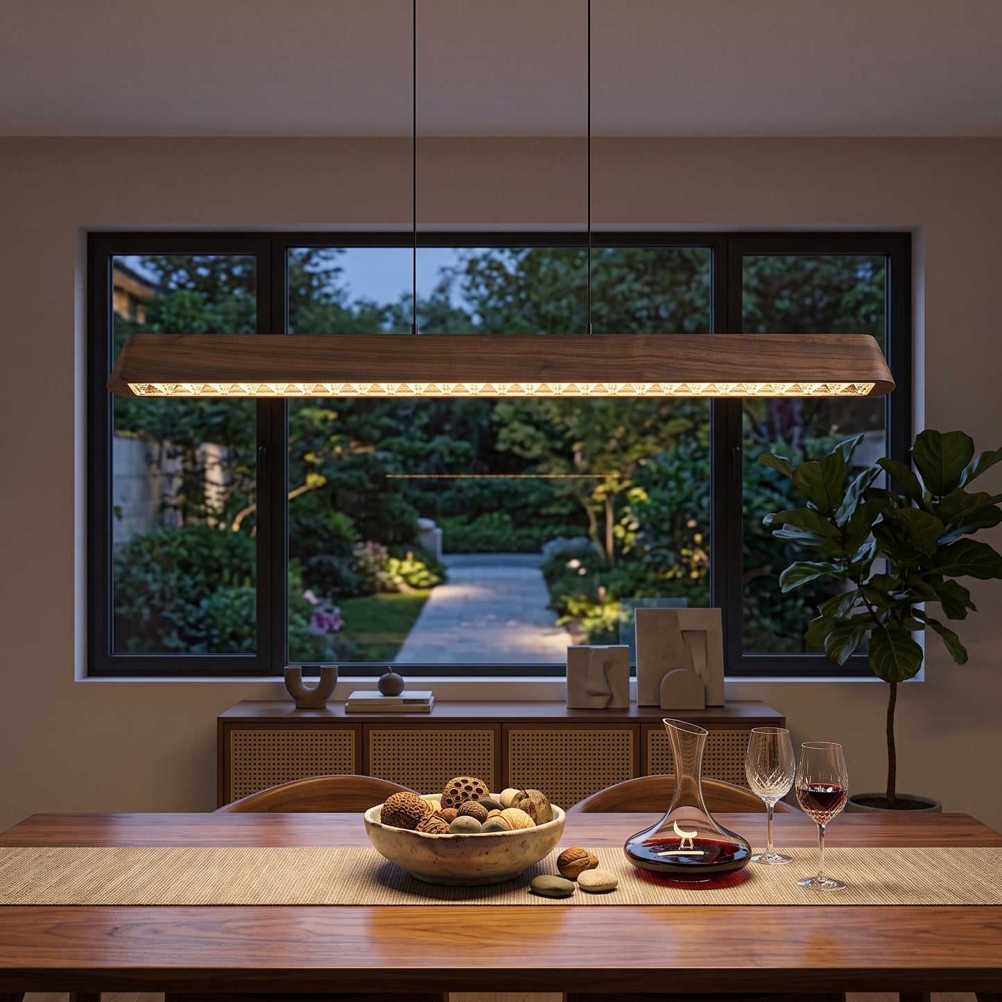 LED hengelampe Geiranger, naturlig, massivt tre, lengde 115 cm